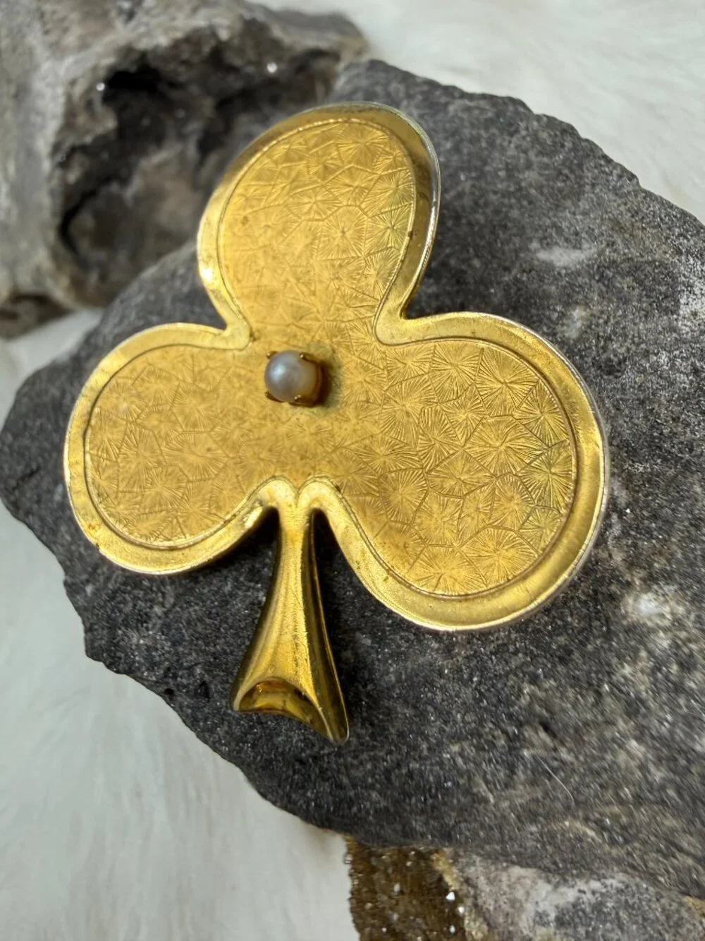 Vintage Gold Tone w/ Real Pearl Clover Shamrock Club Brooch 1.75